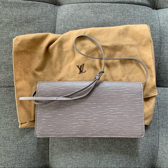 Louis Vuitton Epi Mauve Small Shoulder Bag - Picture 3 of 7